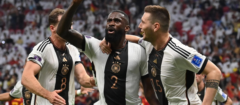Rüdiger celebra su gol ante España antes de que lo anulara el VAR
