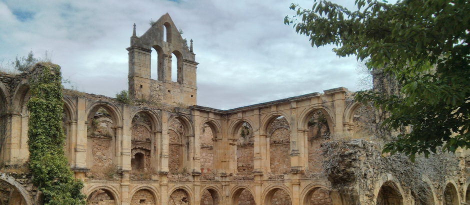 Ruinas del monasterio de Santa María de Rioseco
