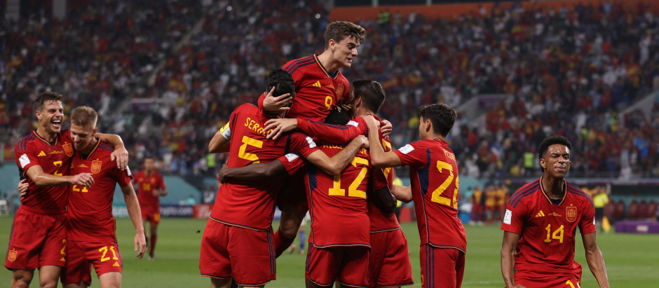ganan los jugadores de la selección española por pasar de ronda en el Mundial