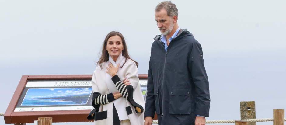 Spanish King Felipe VI and Queen Letizia during a visit to Cadavéu (Concejo de Valdés) as winner of the 33th annual Exemplary Village of Asturias Awards, Spain, on Saturday 29 October 2022.