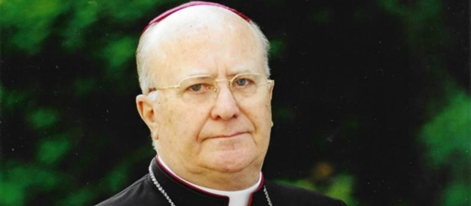 Pablo Puente Buces fue Nuncio apostólico en Paraguay, República Dominicana, Puerto Rico, Kenia y Tanzania, entre otros países
