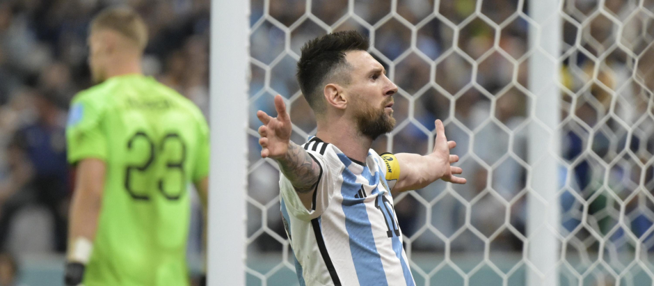 Messi celebra el segundo gol de Argentina ante Países Bajos
