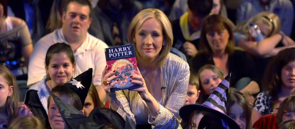 La escritora J.K. Rowling, con el séptimo libro de Harry Potter