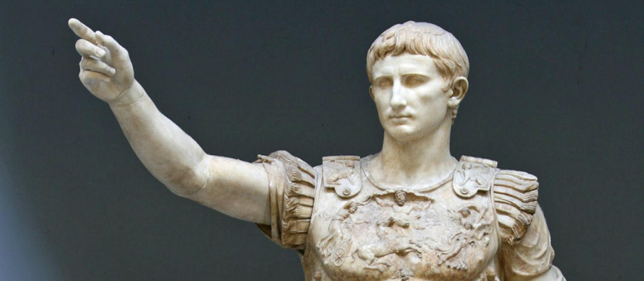 Statue-Augustus.jpg Augusto de Prima Porta, estatua de César Augusto en el Museo Chiaramonti de la Ciudad del Vaticano