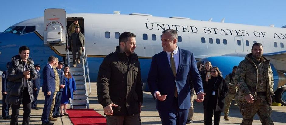 Volodímir Zelenski llegó a Washignton DC en un avión de EE.UU.