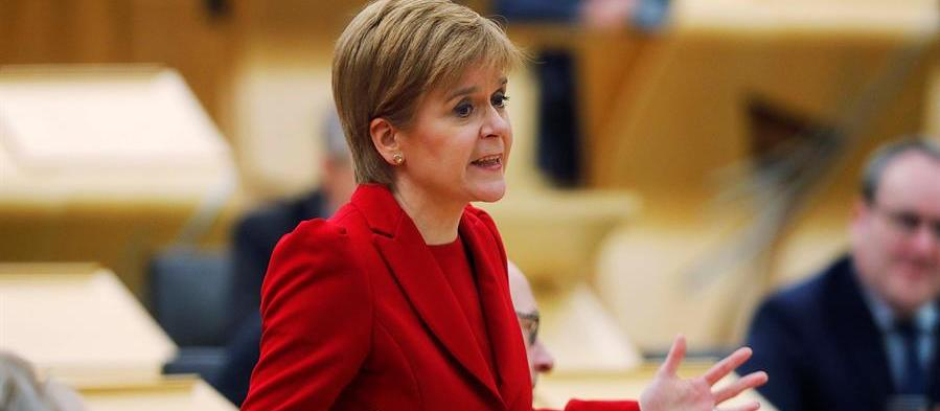 La primera ministra escocesa, Nicole Sturgeon, durante una intervención en el Parlamento de Edimburgo