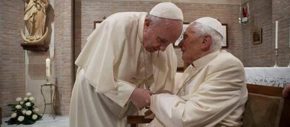 El Papa Francisco visitó a Benedicto XVI en el Mater Ecclesiae
