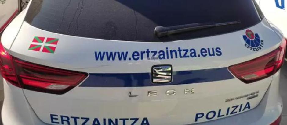 Imagen de archivo de un coche patrulla de la Ertzaintza