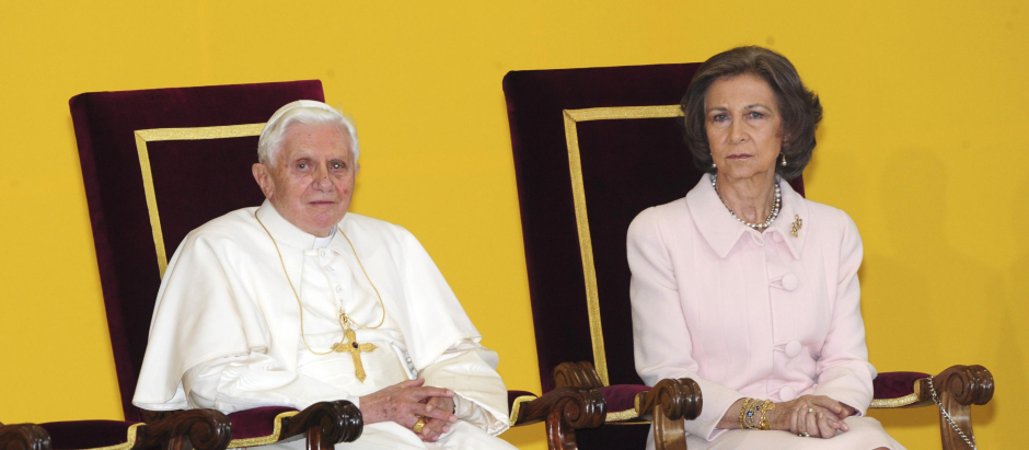 El Santo Padre Benedicto XVI junto a la Reina Sofía durante su visita oficial a Barcelona en 2011
07/11/2010
BARCELONA