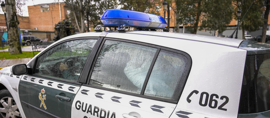 La Guardia Civil detiene al hombre que vivía con la joven de 24 años que ha muerto este domino agredida con un arma blanca en Piedrabuena (Ciudad Real), como presunto autor del ataque que le ha costado la vida.