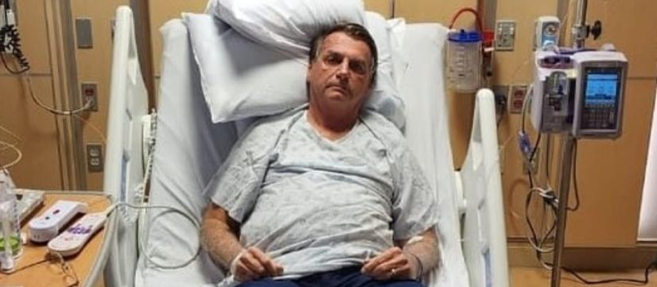 Bolsonaro, en una imagen subida por el mismo a su perfil de Instagram, en el hospital