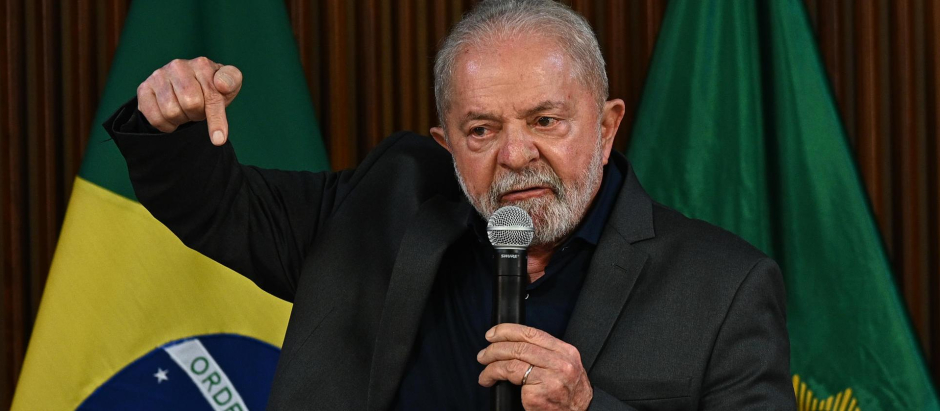 El Presidente de Brasil, Luiz Inacio Lula da Silva, participa de una reunión con gobernadores