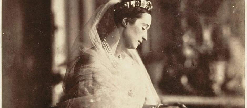 La emperatriz Eugenia, fotografiada en 1856