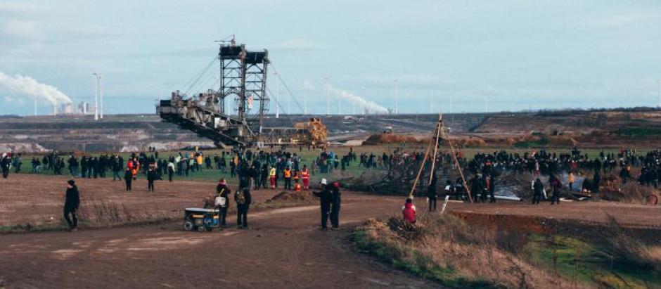 Los activistas medioambientales protestan contra la explotación de la mina de lignito, esta semana