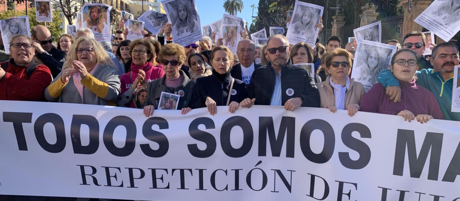 Los padres de Marta del Castillo encabezan la manifestación por el décimo aniversario de su muerte, en una imagen de archivo