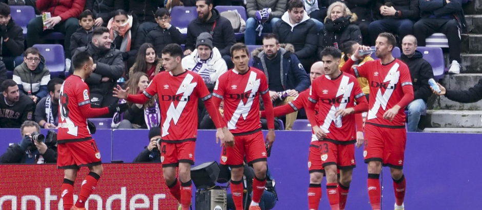 Los jugadores del Rayo Vallecano celebran un gol esta temporada