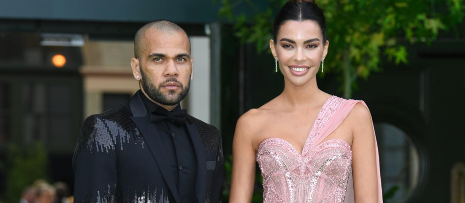 Soccerplayer Danny Alves and model Joana Sanz arriving at Earthshot Prize Awards Ceremony  in London on Sunday Oct. 17, 2021.