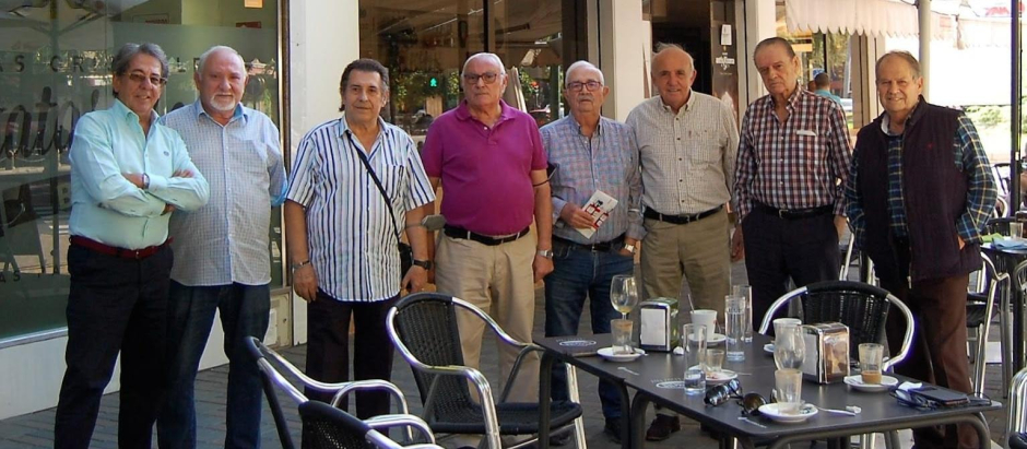 Rafael Sánchez, segundo por la derecha, junto a Cuevas, Campos, Curro Díaz,Contreras, Asensi, F. Tortosa y F. Bravo