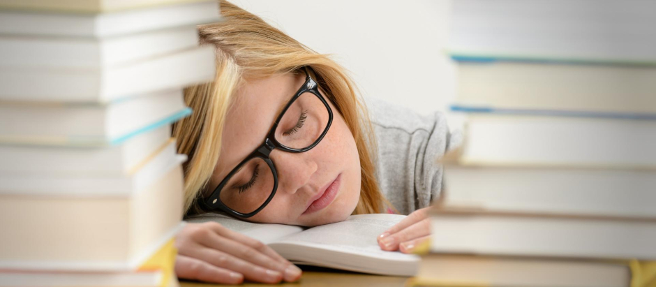Los riesgos de dormir poco en la adolescencia