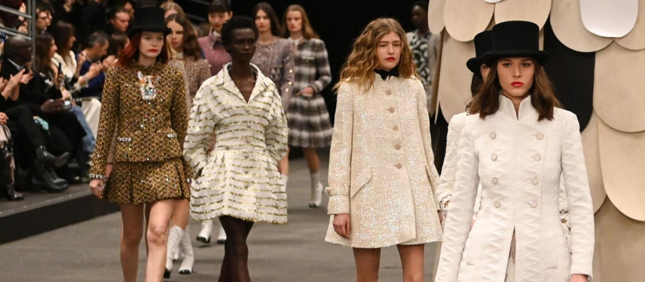Model wears Chanel collection during Paris Fashion Week, Paris, France - 24 Jan 2023