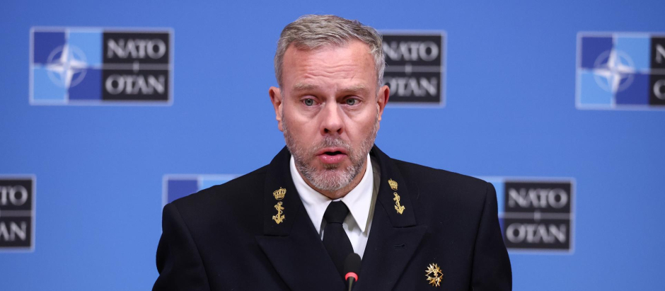 El presidente del Comité Militar de la OTAN, el almirante holandés Rob Bauer