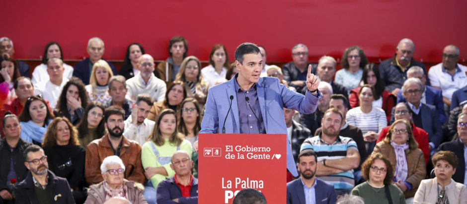El presidente del Gobierno, Pedro Sánchez durante el acto electoral celebrado este sábado en La Palma