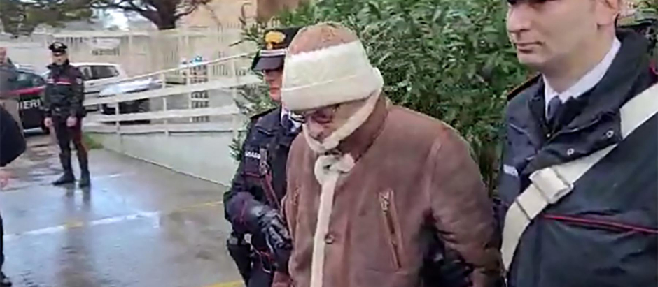 El capo mafioso Matteo Messina Denaro tras su detención en Palermo
