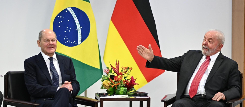 El Presidente de Brasil, Luiz Inácio Lula da Silva se reúne con el canciller de Alemania, Olaf Scholz, en el Palacio de Planalto, en Brasilia