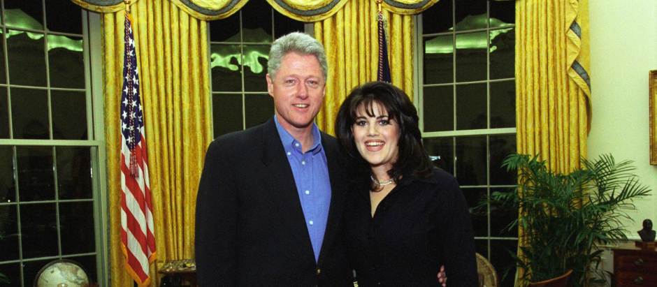 Bill Clinton junto con Monica Lewinsky en febrero de 1997