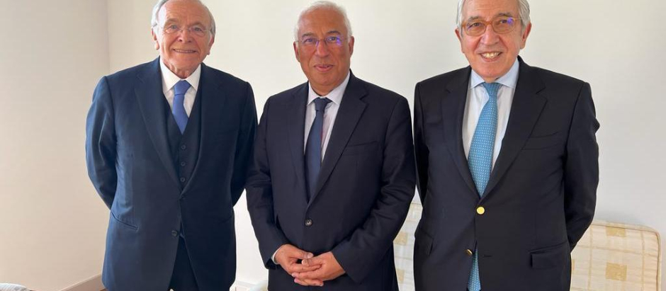 : Isidro Fainé, presidente de la Fundación “la Caixa”; António Costa, primer ministro de Portugal; y Artur Santos Silva, patrono de la Fundación y presidente honorario de BPI.