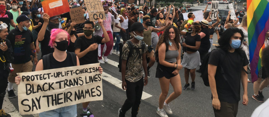 Manifestantes LGTB en apoyo de 'Black Lives Matter' en Nueva York