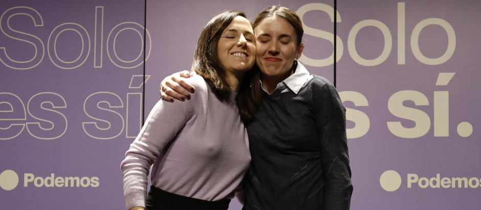 Ione Belarra e Irene Montero en un acto de Podemos