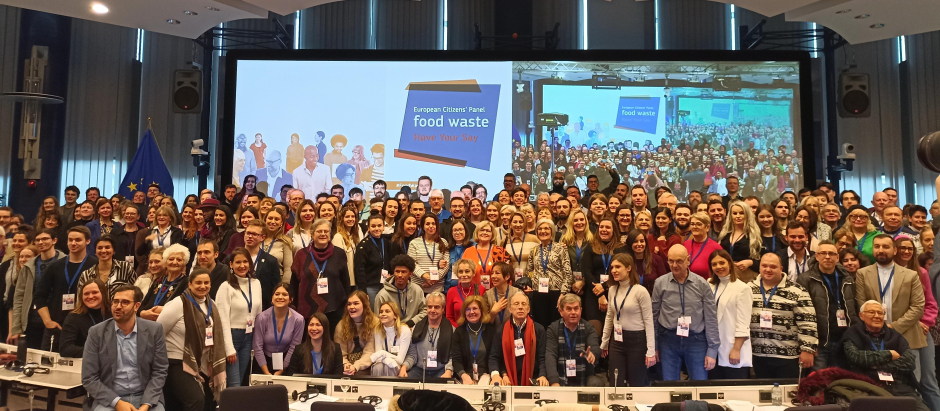 Los 150 ciudadanos europeos participantes en el panel de desperdicio alimentario organizado por la Comisión Europea