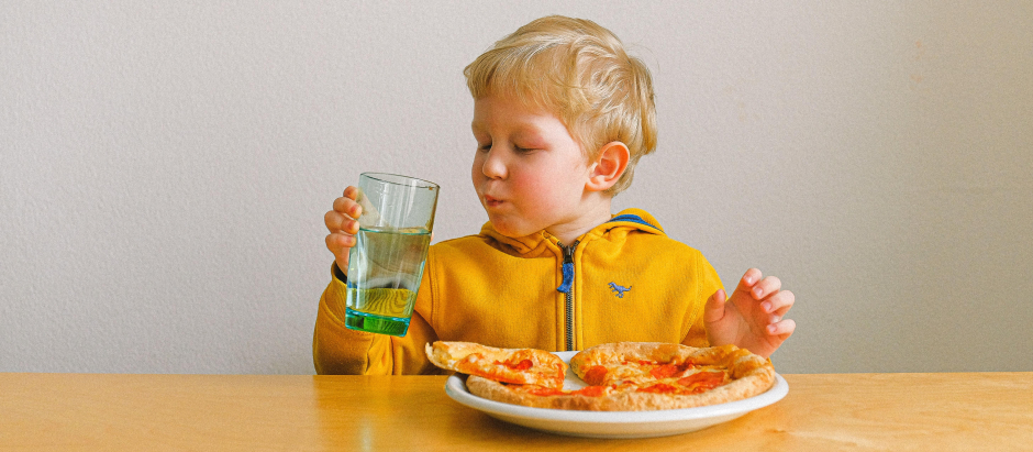 La pediatra recomienda no ofrecer comidas procesadas, en su lugar, mejor las grasas saludables