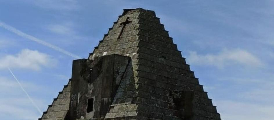 Pirámide de los italianos, mausoleo dedicado a los caídos italianos en la batalla de Santander