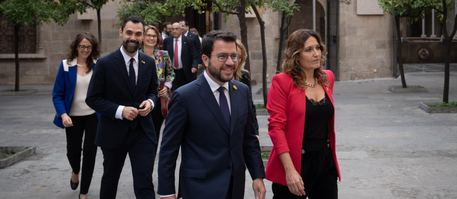 El presidente de la Generalitat, Pere Aragonés, con otros miembros del Gobierno.