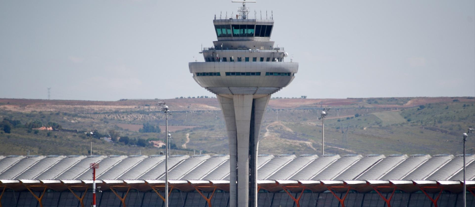 Torre de control del Aeropuerto Adolfo Suárez - Madrid Barajas