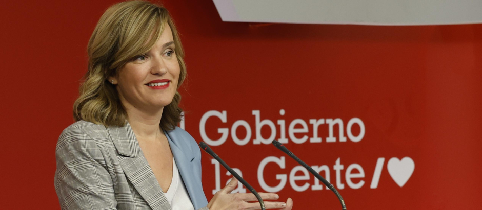 La portavoz de la CEF-PSOE y ministra de Educación y FP, Pilar Alegría