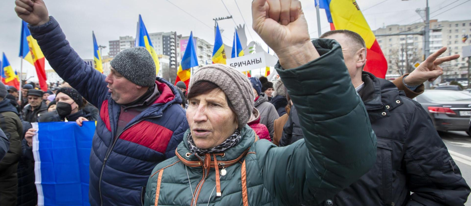 Partidarios del partido político Shor protestan en la calle principal de Chisinau, Moldavia