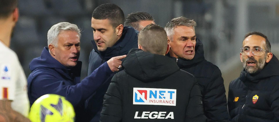 José Mourinho, entrenador del AS Roma, fue expulsado en el partido de Serie A frente Cremonese