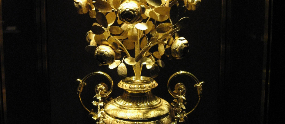 Rosa de Oro enviada en 1818 por Pio VII a la emperatriz de Austria, Carolina Augusta de Baviera