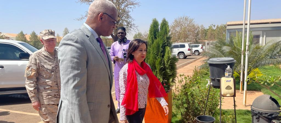 La ministra Robles se ha reunido con el jefe de la misión de la ONU en Mali, El Ghassim Wane