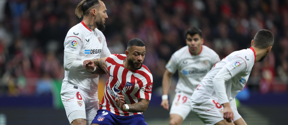 El Atlético de Madrid tiene ante el Sevilla la oportunidad de asaltar la tercera plaza de Liga
