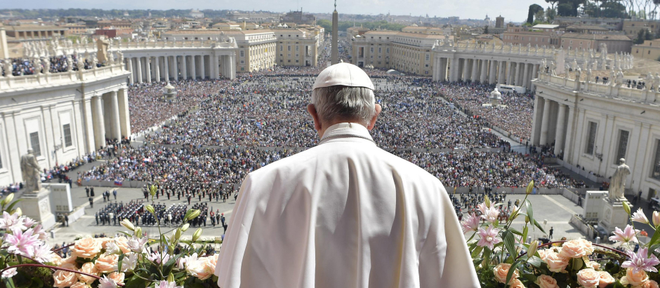 El Papa Francisco, sobre la Plaza de San Pedro el 16 de abril de 2017