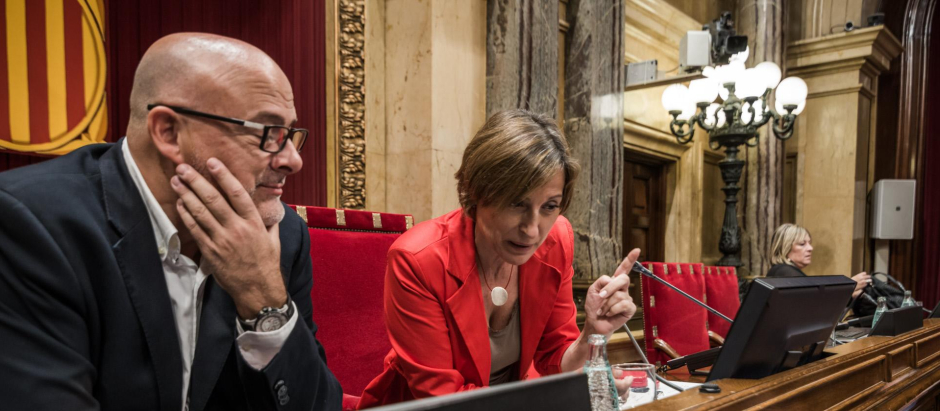 Carme Forcadell en el Parlament de Cataluña