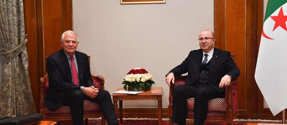 El alto representante de la Unión Europea para Asuntos Exteriores, Josep Borrell y el primer ministro argelino, Aimen Benabderrahmane
