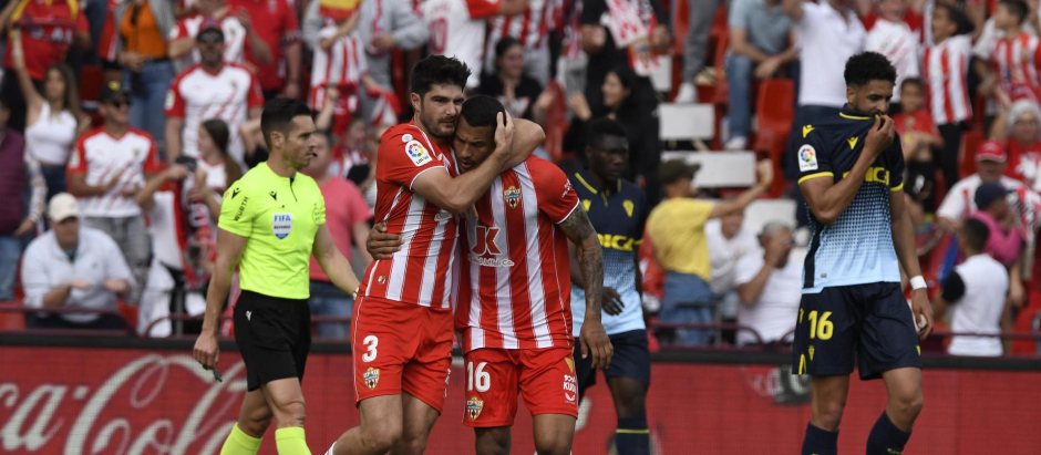 Melero anotó el penalti que dio al Almería el empate ante el Cádiz