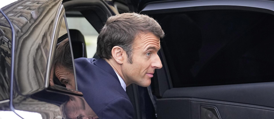 El presidente francés, Emmanuel Macron, llega para asistir a la Mesa Redonda Nacional sobre Diplomacia en el Ministerio de Relaciones Exteriores en París