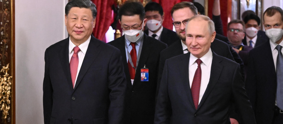 El presidente chino Xi Jinping y el presidente ruso Vladimir Putin, en Moscú