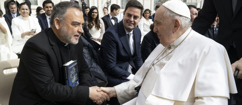 Jesús Sánchez Adalid junto al Papa Francisco